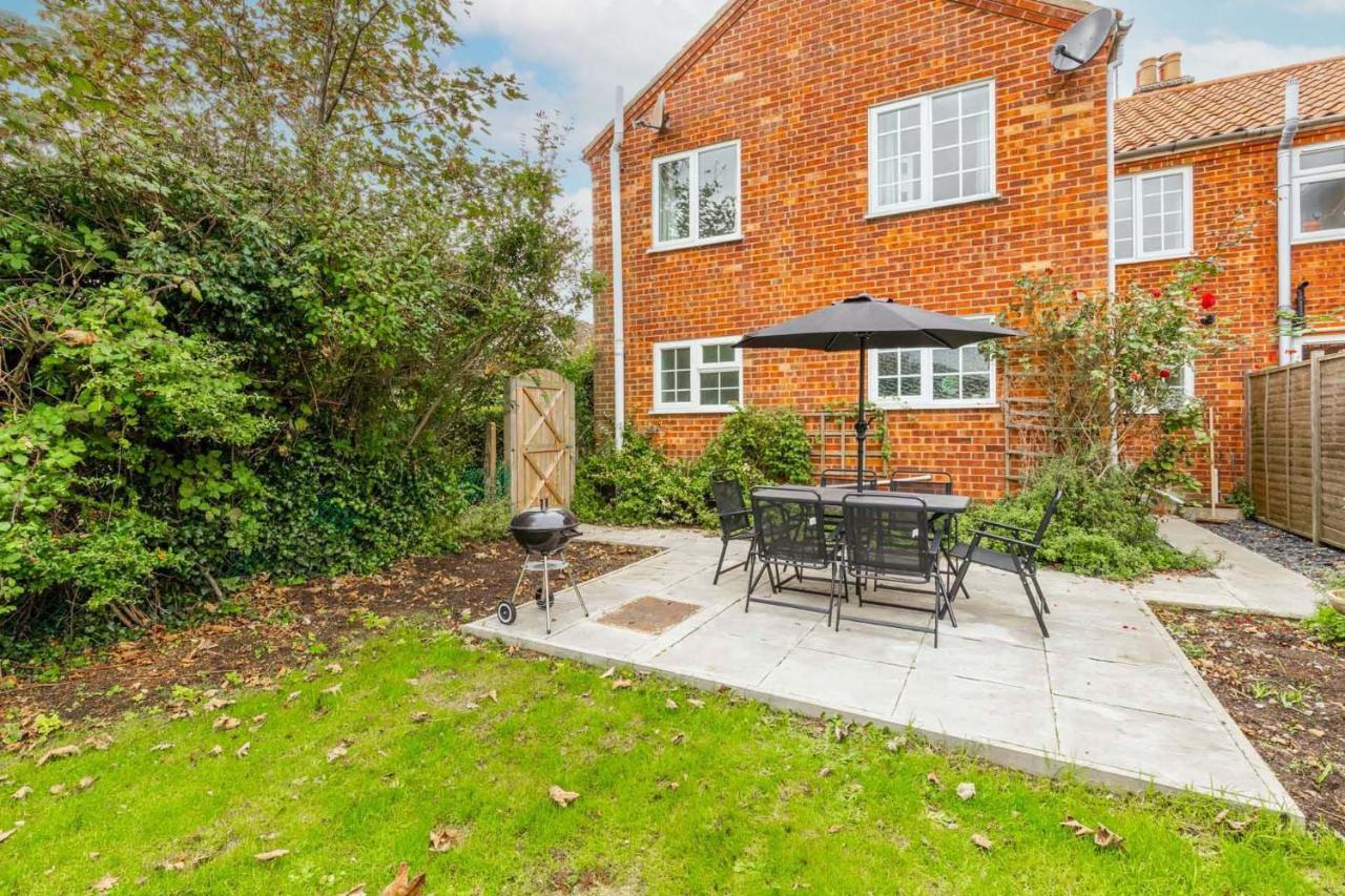 Abbey Farm Cottages Bacton  Exterior photo